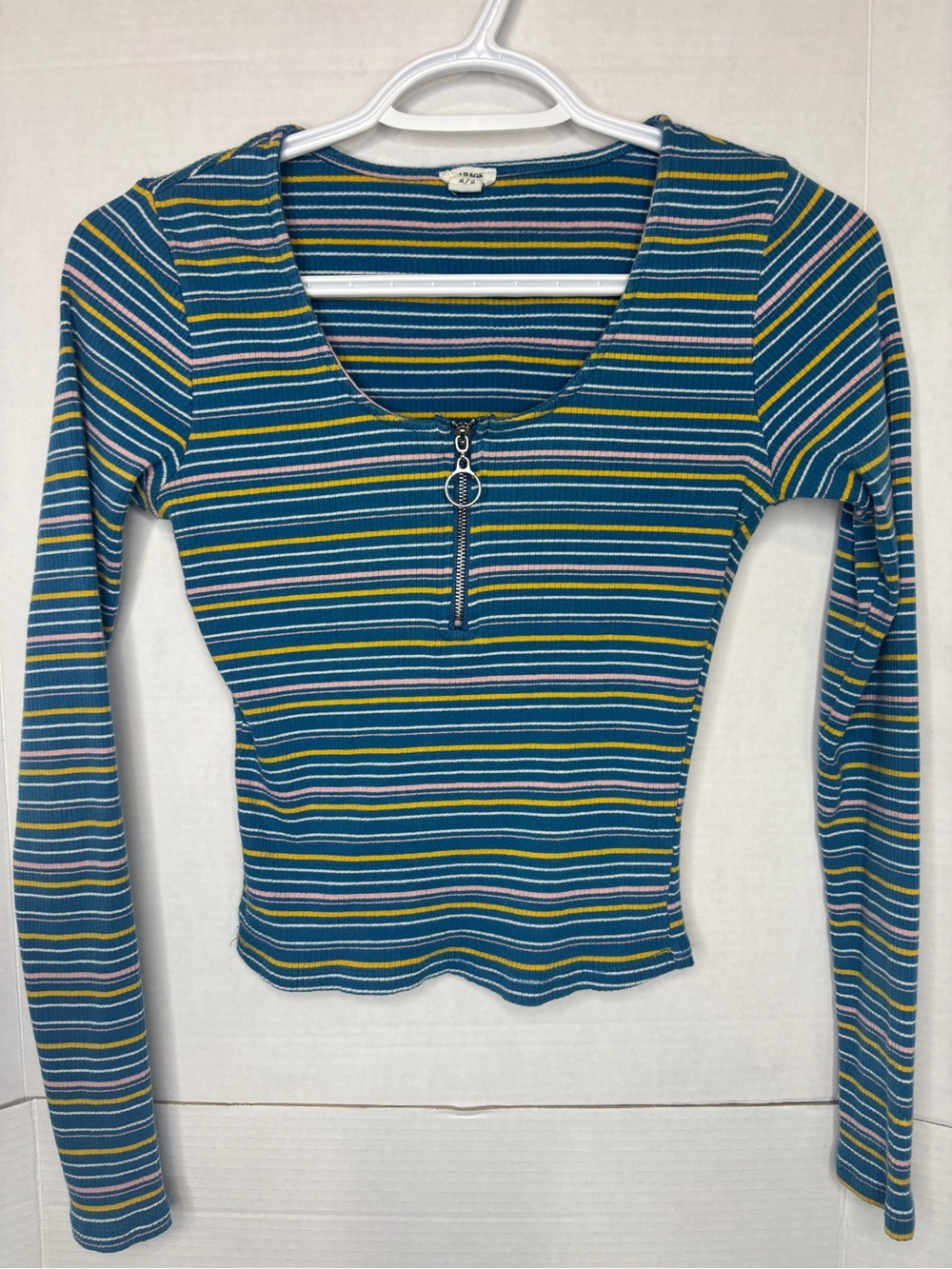 Garage Striped Long-Sleeve Scoop Neck Top Front Quarter Zip Ribbed Fitted Shirt